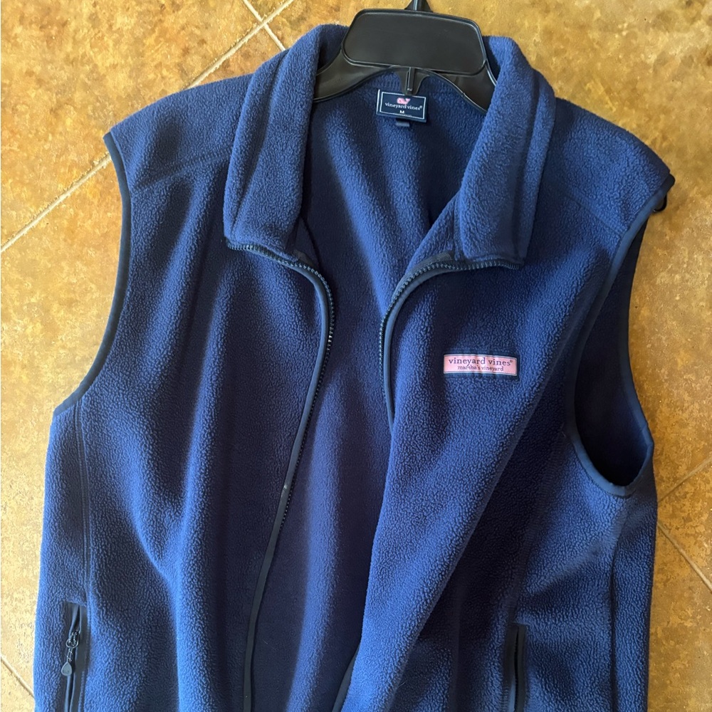 Men’s vineyard vines vest